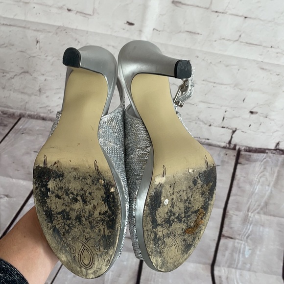 Tahari sequin silver heels in 7.5 - Picture 9 of 15